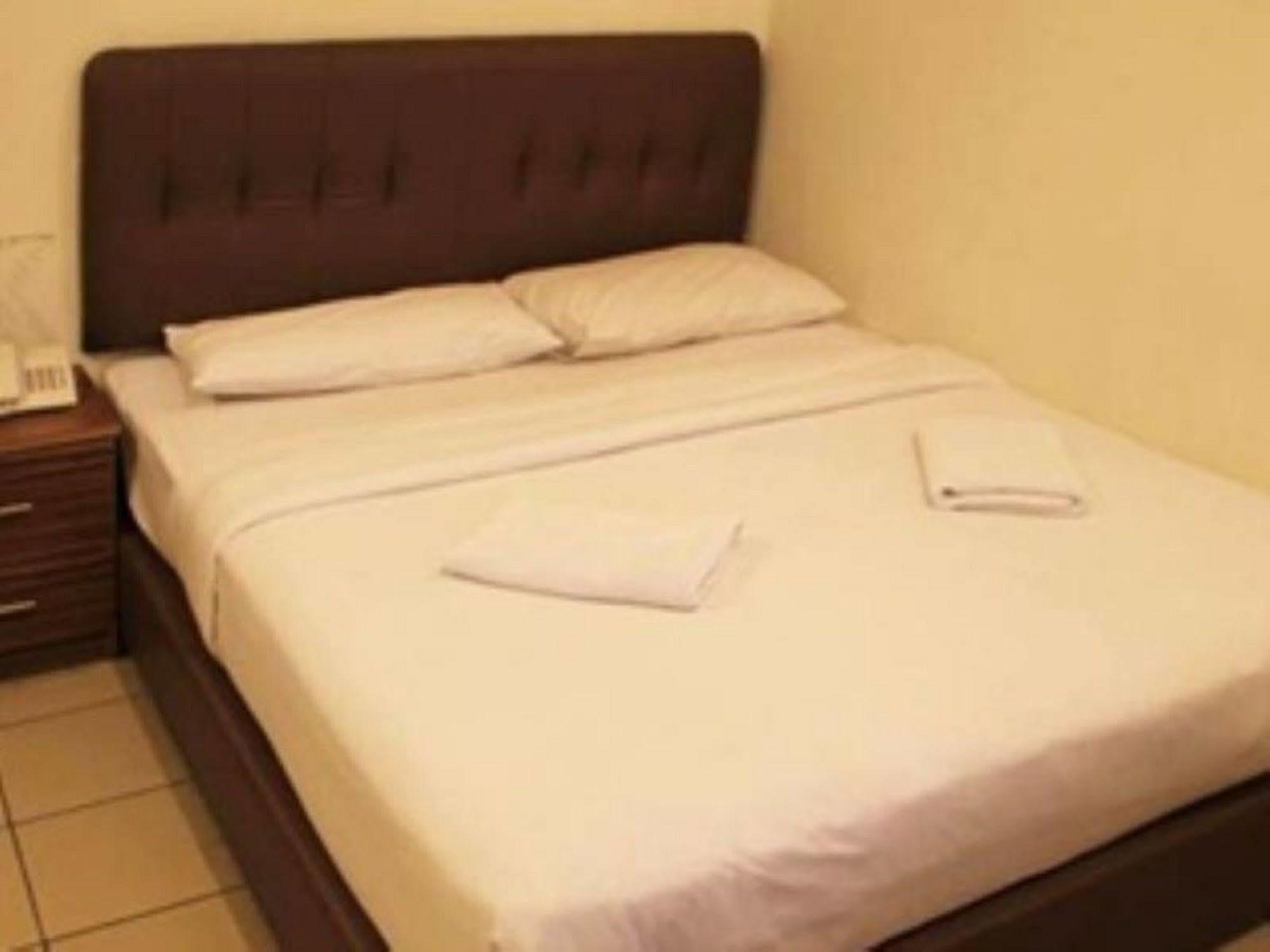 One Hotel Sadong Jaya Kota Kinabalu Luaran gambar